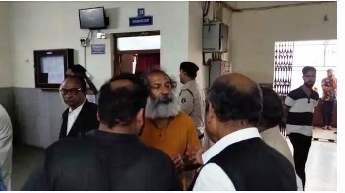 तांत्रिक ठग KK श्रीवास्तव 14 दिन की न्यायिक हिरासत में, 300 करोड़ की ठगी, कई VIP नेताओं से संबंधों का खुलासा