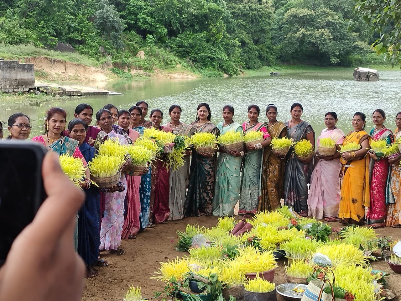 ग्राम पंचायत पलेवा में हर्षोल्लास के साथ सम्पन्न हुआ भोजली महापर्व, महिलाओं-बालिकाओं ने निभाई पारंपरिक परंपराएं